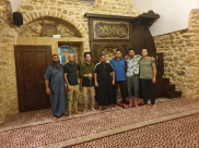  فيديو: مجموعة شبان اعتنقوا الاسلام حديثاً في زيارة الى مسجد البحر بيافا