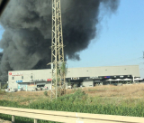 فيديو: حريق كبير في مخزن لقطع غيار السيارات في قلنسوة