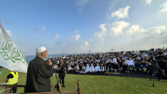  أهالي يافا يؤدون صلاة العيد في متنزه العجمي وخطيبها الشيخ رائد صلاح 