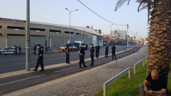  فيديو: قوات كبيرة من الشرطة تطوّق مقبرة الاسعاف تمهيداً لجرفها