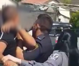  بالفيديو: شرطي يشهر سلاحه في وجه قاصر ويعتقله بمدينة الرملة