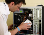  اليوم: برمجة حواسيب فقط بـ20 شيكل في مركز تأهيل الشبيبة بمدينة يافا 