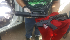  صور: الشرطة تضبط سلاحاً مدفوناً تحت التراب في مدينة اللد 