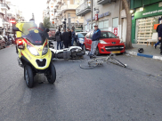 فيديو: اصابة خطرة وأخرى طفيفة بحادث طرق بين دراجة نارية وأخرى هوائية بيافا  