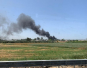 حريق كبير في مركز البلاد يُشكّل خطراً على منازل المواطنين