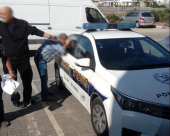 نسيان طفل داخل سيارة شرطة 