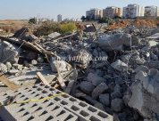  بالصور: جرافات البلدية تهدم بيت قيد الانشاء في حي الجواريش بمدينة الرملة 