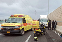 اصابة حرجة لشخص صدمته  شاحنة شرق مدينة يافا 