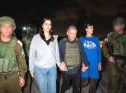 المشاهد الأولى من عملية إطلاق سراح الرهينتين الأمريكيتين لحظة إفراج عنهما