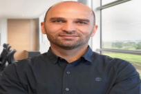 بعد قتل مديرها .. مسلحون يقتحمون المدرسة الثانوية في باقة ويهددون رئيس البلدية