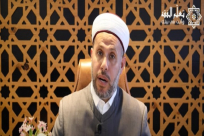 حكم أداء الصلاة أثناء الأذان