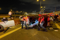  اصابة 3 اشخاص بانقلاب مركبة مقابل محطة وقود قرب اللد