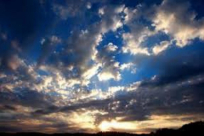  حالة الطقس: اجواء لطيفة نهاراً وباردة ليلاً 