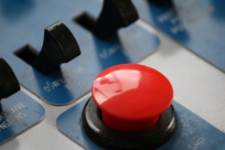 مطالبة عسكرية أمريكية بتقييد وصول ترامب إلى "الزر النووي"