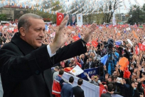 الأتراك يدلون بأصواتهم اليوم في انتخابات رئاسية وبرلمانية 