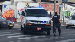 بالصور: الشرطة تُعالج جسماً مشبوها بالقرب من دوار الساعة بيافا 