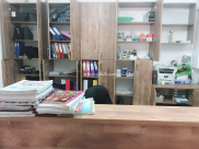  بالصور: اقتحام مبنى إدارة مدرسة المنار الابتدائية في اللد والعبث بالممتلكات 