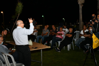  وفد من أم الفحم في زيارة تضامن لخيمة الاعتصام أمام مقبرة الاسعاف بيافا