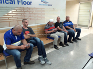 صور: آل السعدي بيافا في زيارة للمصاب سليمان أبو طالب في مستشفى فولفسون