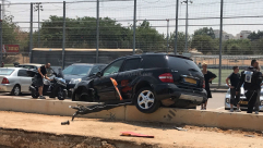  بالصور: أضرار جسيمة بالمركبات واصابة شخص بحادث بين مركبتين في يافا