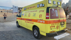 غرق شاب على شاطئ البحر شمال يافا وحالته خطرة