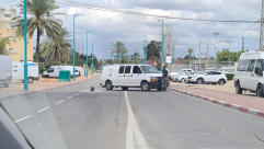 اللّد: الشرطة تُعالج جسماً مشبوهاً على مدخل المدينة