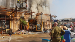  فيديو: مقتل رجل وزوجته من الخليل اثر احتراق مبنى في شارع يهودا مرجوزا بيافا 