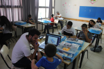 طلاب أجيال الثانوية والزهراء الابتدائية بيافا ينهون أسبوع تدريبات مكثف لمسابقة الروبوتات