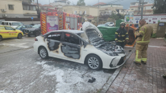  اللد: احتراق مركبة في حي الواحة الخضراء دون اصابات 