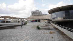 ما اقرب اليوم بالبارحة - عامل نظافة عربي يتعرض لاعتداء عنصري في تل أبيب