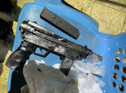  اللد: ضبط سلاح من نوع "كارلو" وذخيرة وسموم 