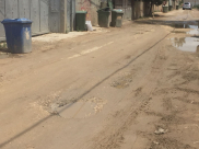 اللد : وقف العمل في تعبيد شارع شنير والسبب ؟