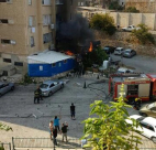  بالصور: حريق كبير يتسبب بأضرار مادية جسيمة لأحد المباني السكنية في مدينة يافا