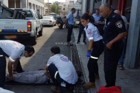  بالصور: مفتشو البلدية والشرطة يعتدون بالضرب على الشاب أحمد شقير من يافا 