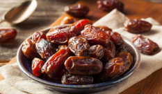 فوائد صحية بالجملة.. لماذا ينصح بتناول التمر على الريق فى رمضان؟ 