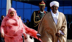 قلادة (تيتانيك) بين مجوهرات زوجة البشير