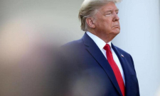 ترامب: شهر أبريل حاسم في مواجهة (كورونا)