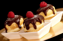 لماذا تزداد الرغبة في تناول الحلويات بشكل مفاجئ؟