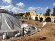 نشطاء من اللد: نطالب البلدية بوقف الحفريات في منطقة خان الحلو الأثرية