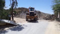 اللد : اغلاق الطريق الرابط بين قرية دهمش وحي شنير 