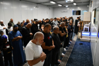 فيديو وصور: شعائر صلاتي العشاء والتراويح من مسجد الريّان بيافا