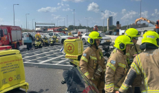 مصرع مواطن وإصابة 20 آخرين في حادث سقوط لافتة على حافلة بمفرق جليلوت