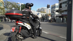 فيديو: حملة لشرطة السير ضد سائقي الدراجات الكهربائية بيافا وتل ابيب