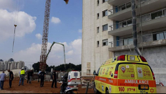 مصرع عامل سقط عن علو بورشة بناء في مركز البلاد