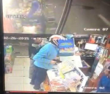  شاهد: إحباط محاولة سطو على صاحب بقالة في مدينة يافا 