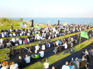 فيديو: مشاهد تقشعر لها الأبدان من صلاة عيد الأضحى العام الماضي في متنزه العجمي بيافا