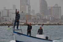 فيديو: رغم الحظر - انطلاق تظاهرة بالقوارب لصيادي يافا احتجاجاً على منعهم من الصيد