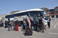  بالصور: عودة الفوج الرابع من معتمري مدينة يافا إلى ديارهم سالمين