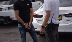 مئات آلاف الشواقل ومركبات فاخرة: اعتقال 4 اشخاص من المغار بشبهة تبييض اموال