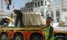 تركيب أكبر مظلة بالعالم في المسجد الحرام